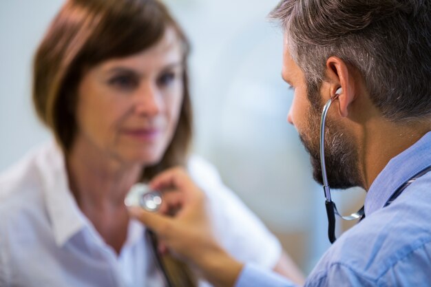 Jak skuteczne są nowoczesne metody badania słuchu i jak się do nich przygotować?